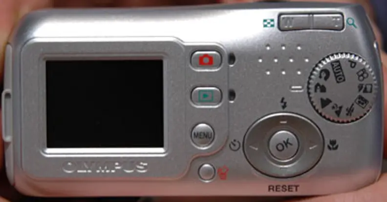 Olympus D-425 First Impressions Review - Reviewed