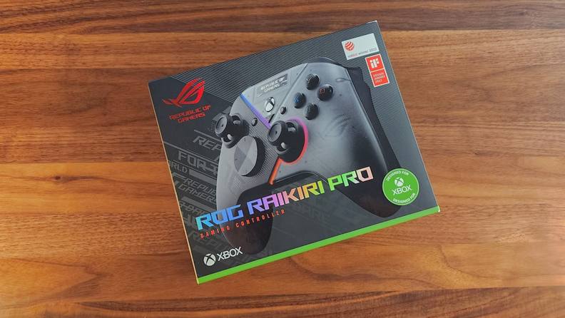 Box packaging for the Asus Rakiri Pro controller.